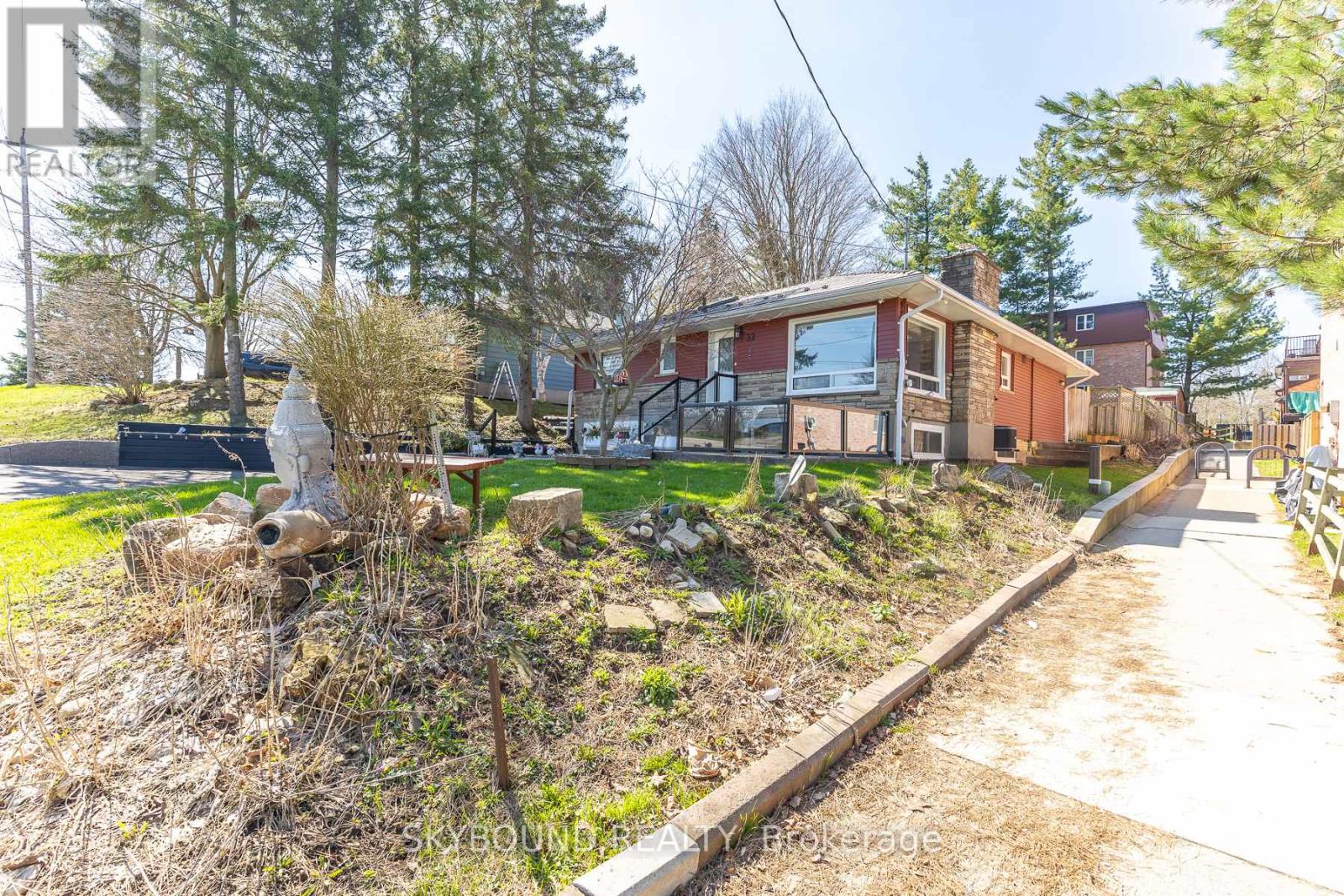 32 VICTORIA AVENUE, Halton Hills, Ontario