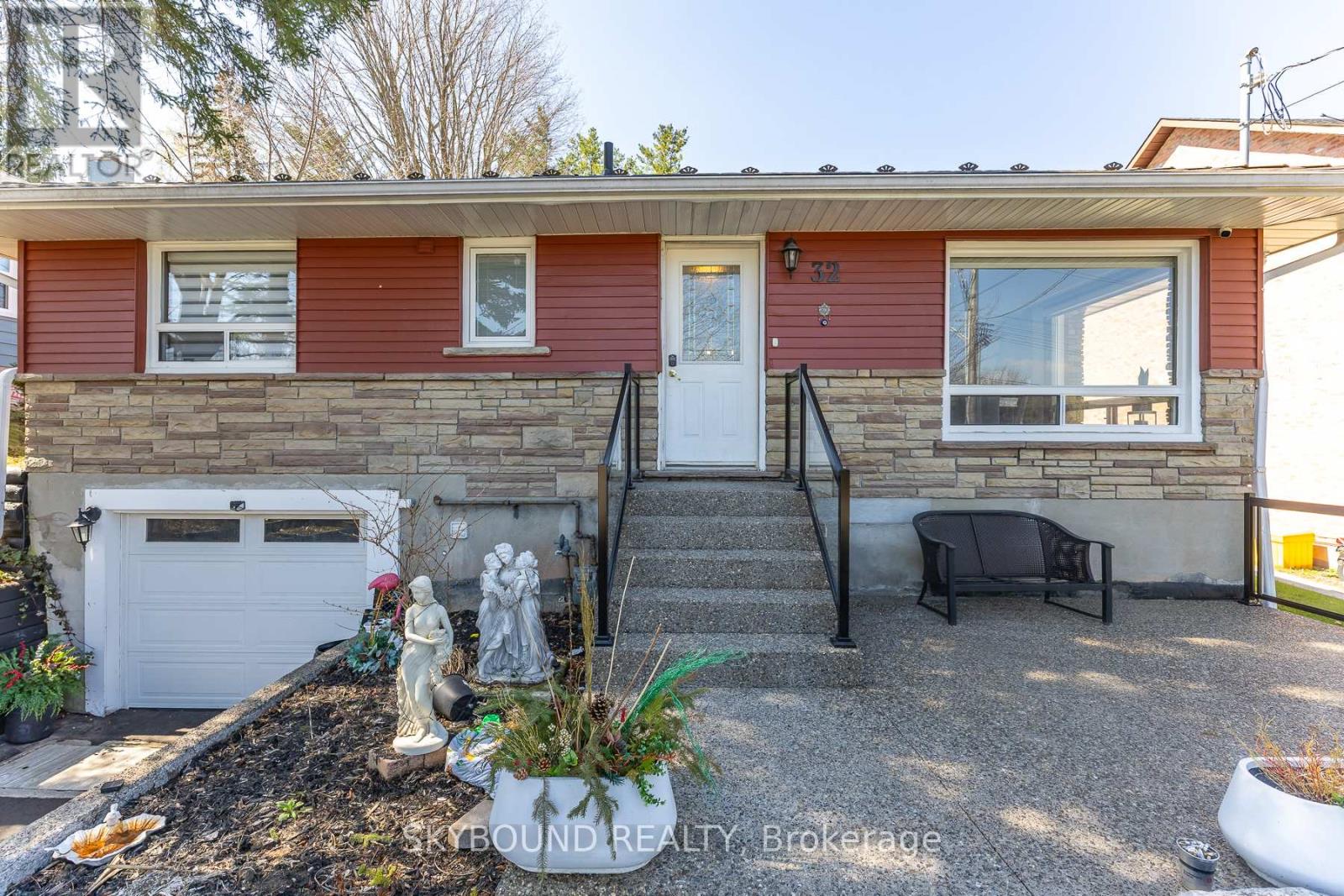 32 Victoria Avenue, Halton Hills, Ontario  L7J 1Y9 - Photo 4 - W13075964