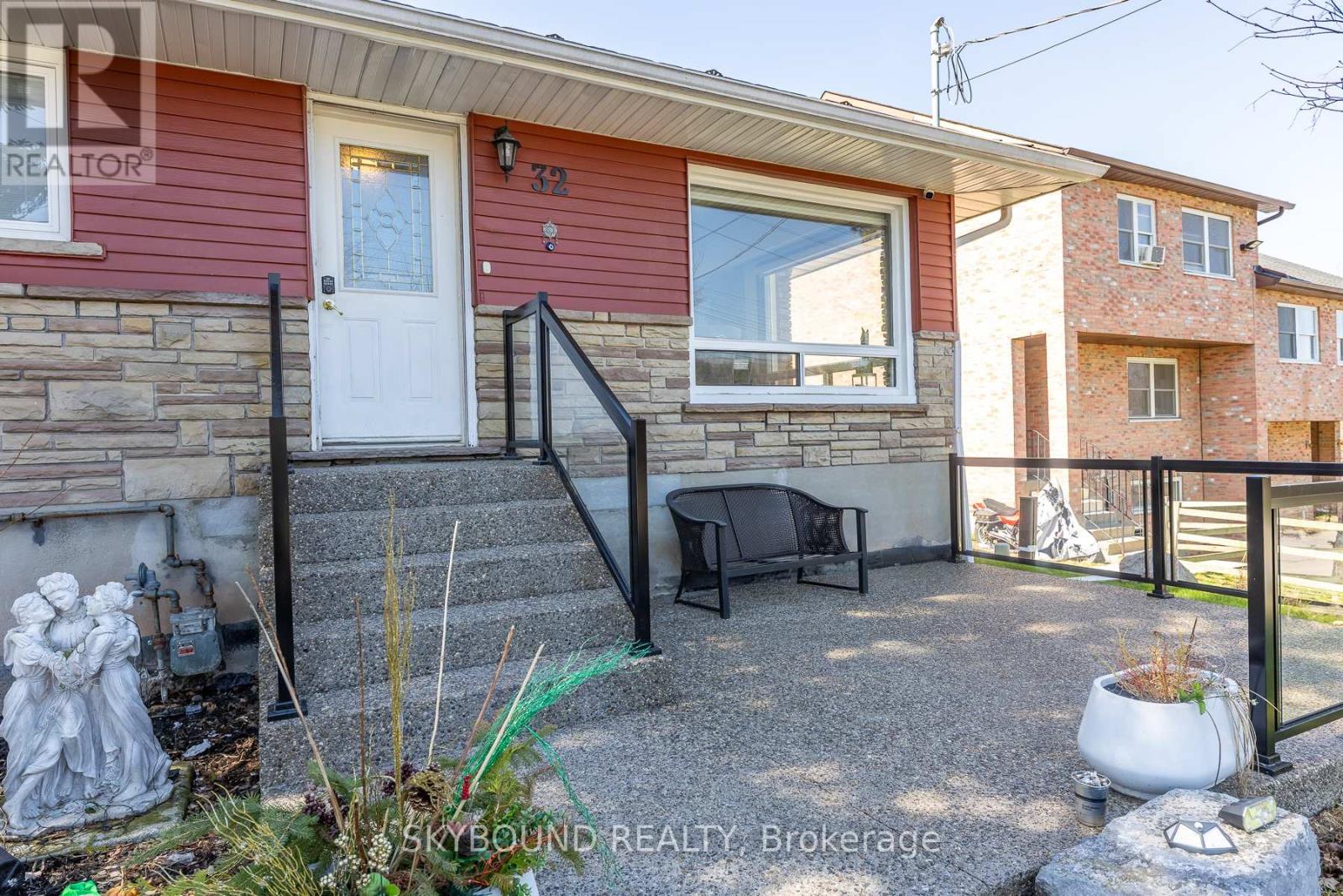 32 Victoria Avenue, Halton Hills, Ontario  L7J 1Y9 - Photo 5 - W13075964
