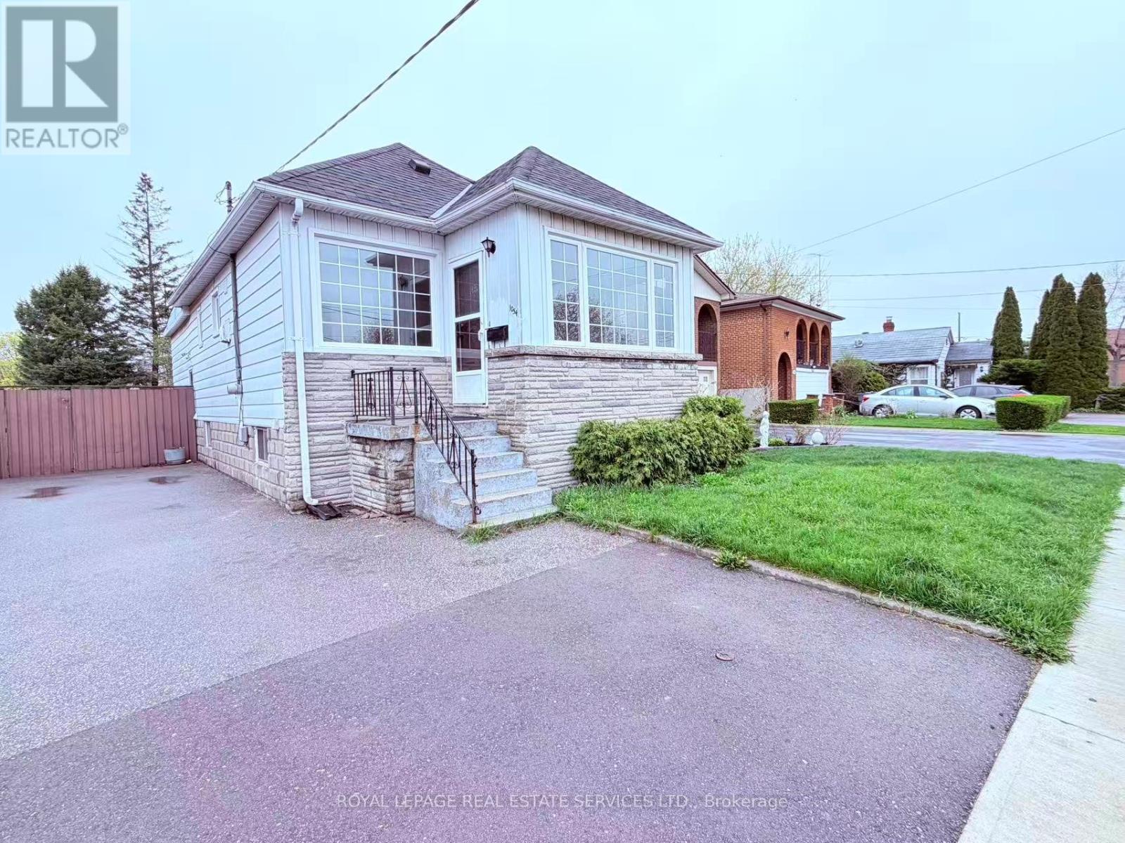 1054 EAST AVENUE, Mississauga, Ontario