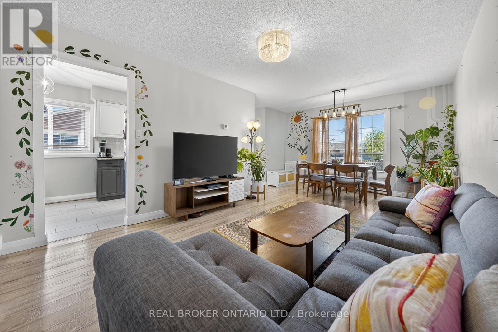 136 Rockwood Avenue, St. Catharines, Ontario  L2P 3R8 - Photo 12 - X13092220