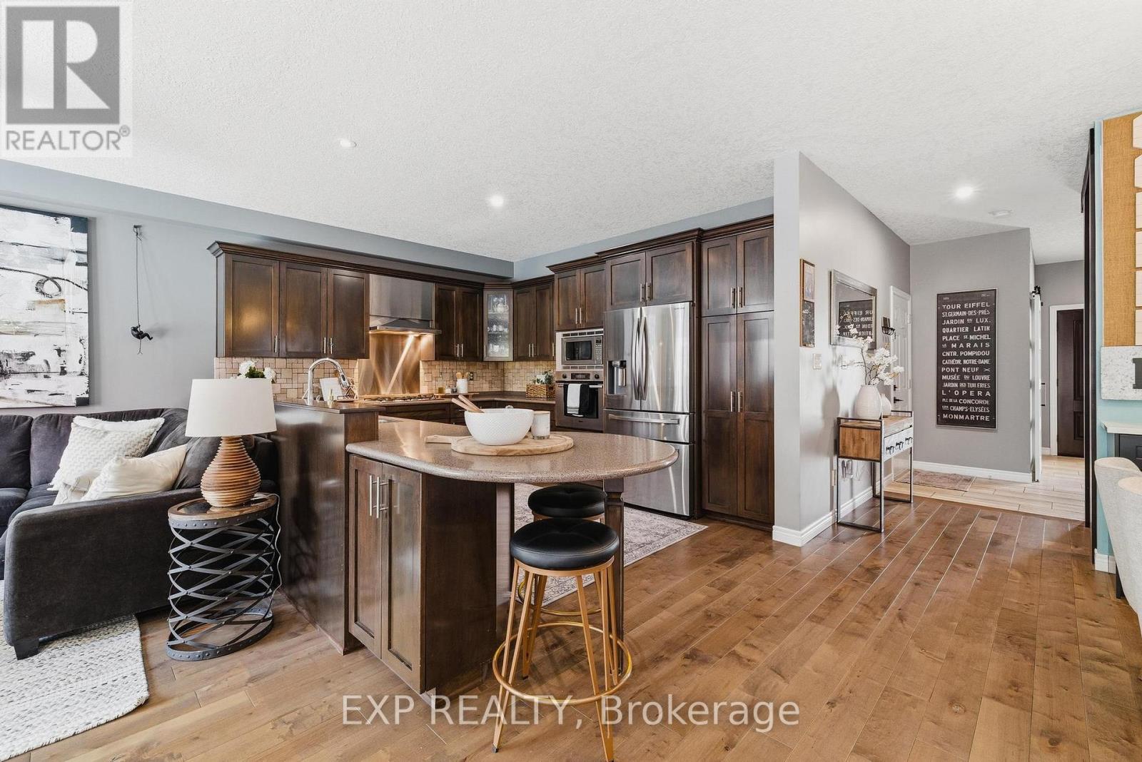 631 Woodlawn Place, Waterloo, Ontario  N2T 0A1 - Photo 8 - X13092274