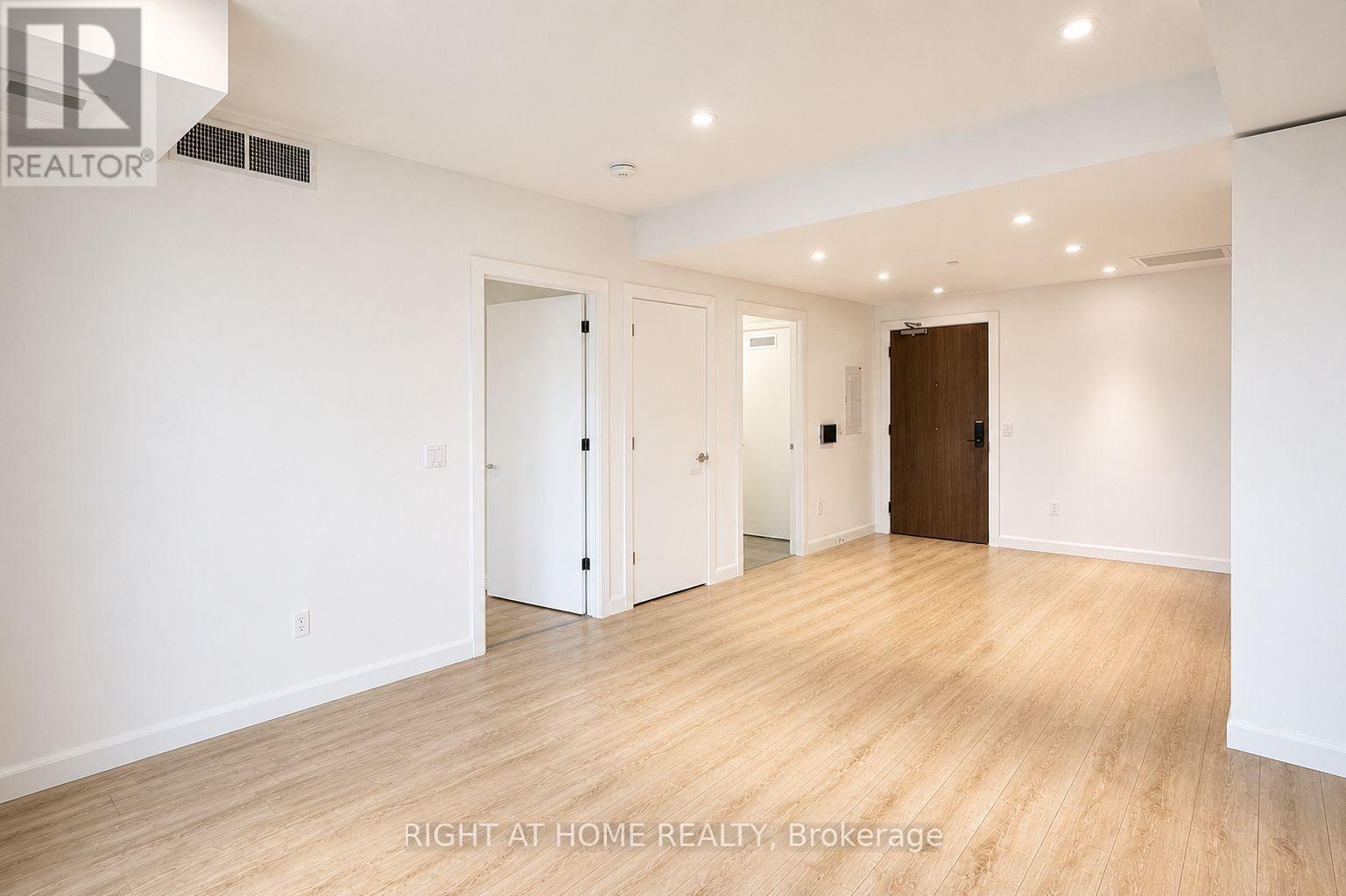 101 - 741 King Street W, Kitchener, Ontario  N2G 0E9 - Photo 8 - X13088010