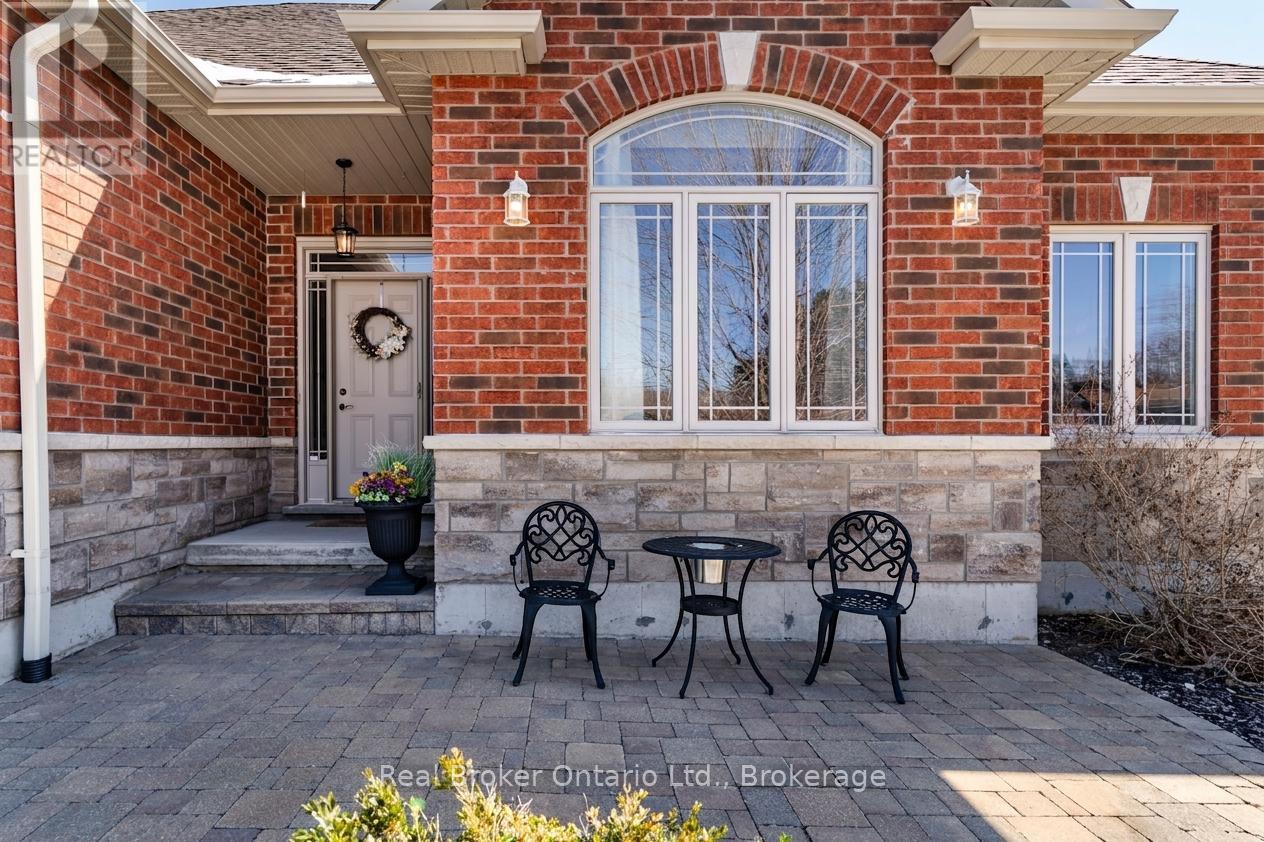 951 Stollar Place, Midland, Ontario  L4R 0A6 - Photo 3 - S12978136