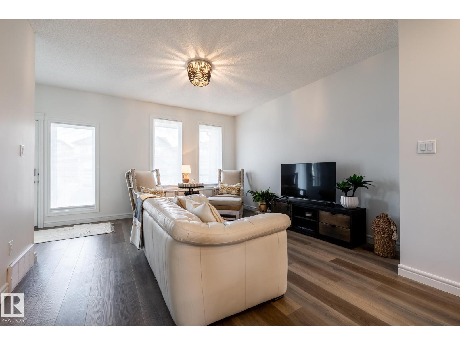 1943 Graydon Hill Green Gr Sw Sw, Edmonton, Alberta  T6W 4C3 - Photo 6 - E4486024