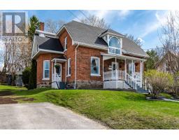 615 BAY STREET, midland, Ontario