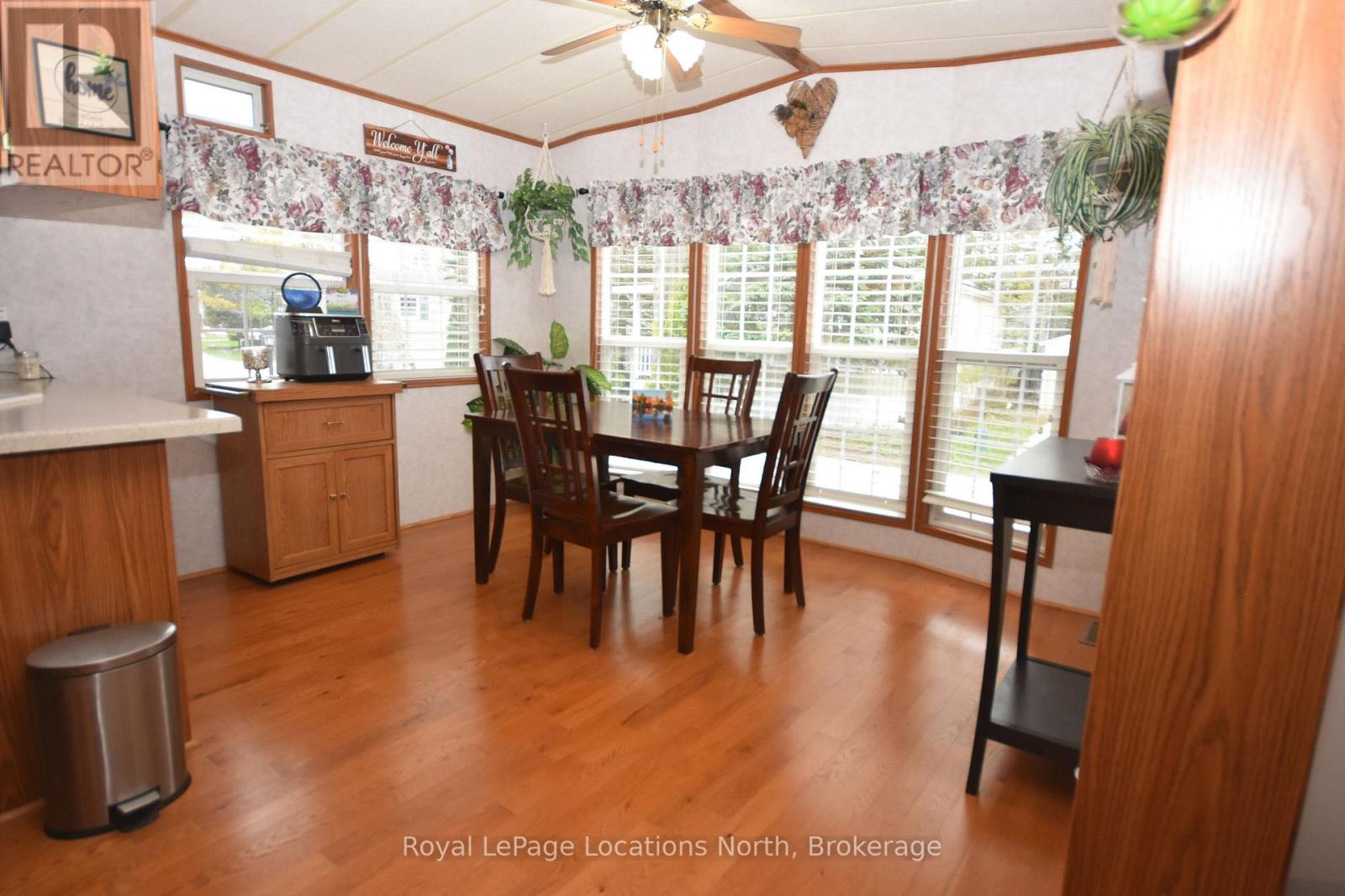 20 Topaz Street W, Wasaga Beach, Ontario  L9Z 1X7 - Photo 19 - S13092532