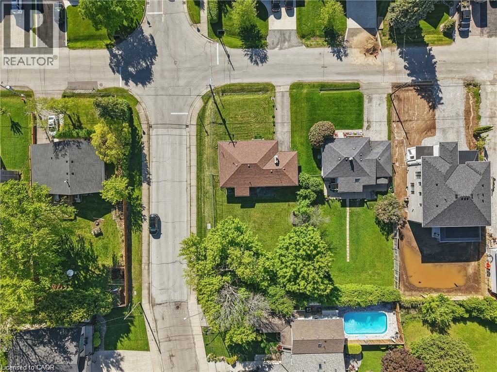 124 CORMAN Avenue, Stoney Creek, Ontario