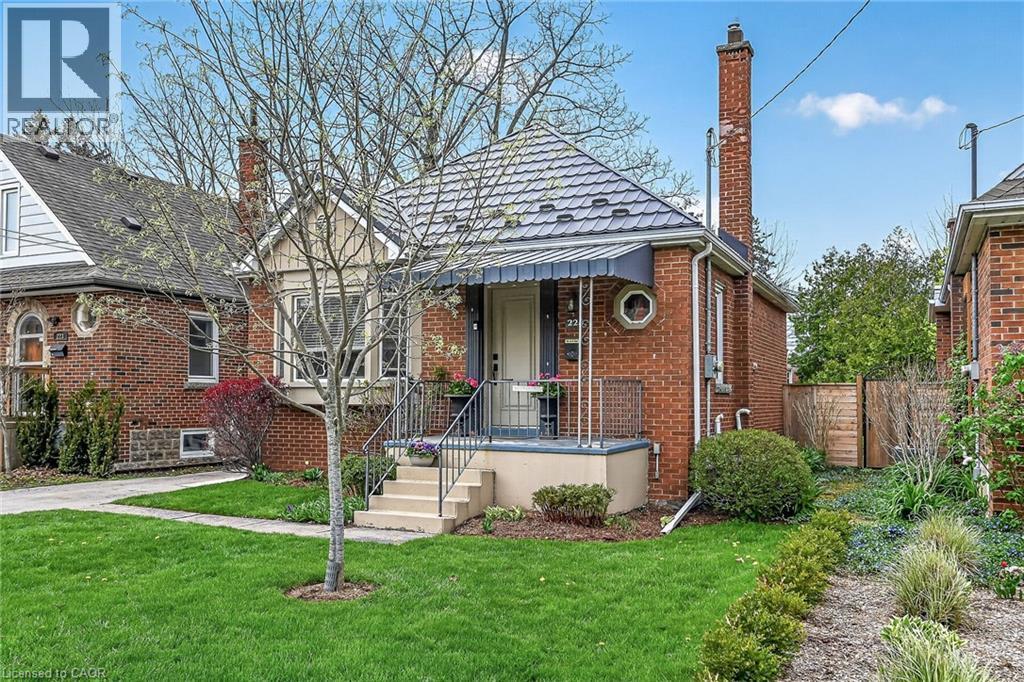 225 BOND Street, Hamilton, Ontario