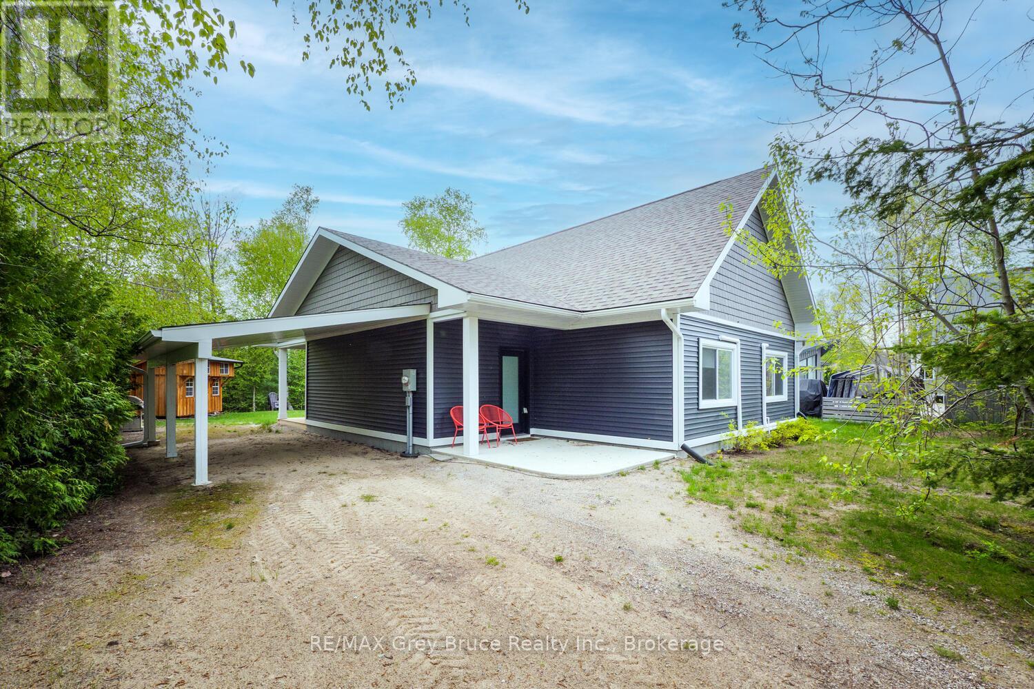 32 SOUTHAMPTON PARKWAY, South Bruce Peninsula, Ontario