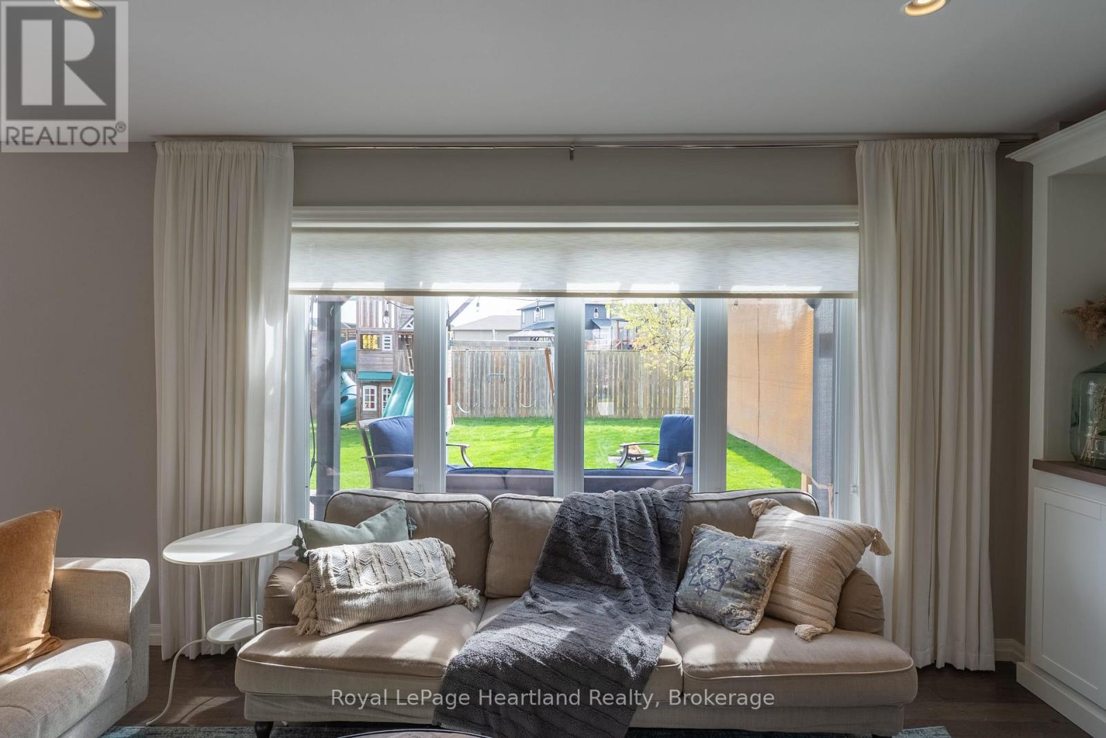 231 Campanale Way, Lucan Biddulph (Lucan), Ontario  N0M 2J0 - Photo 12 - X13092476