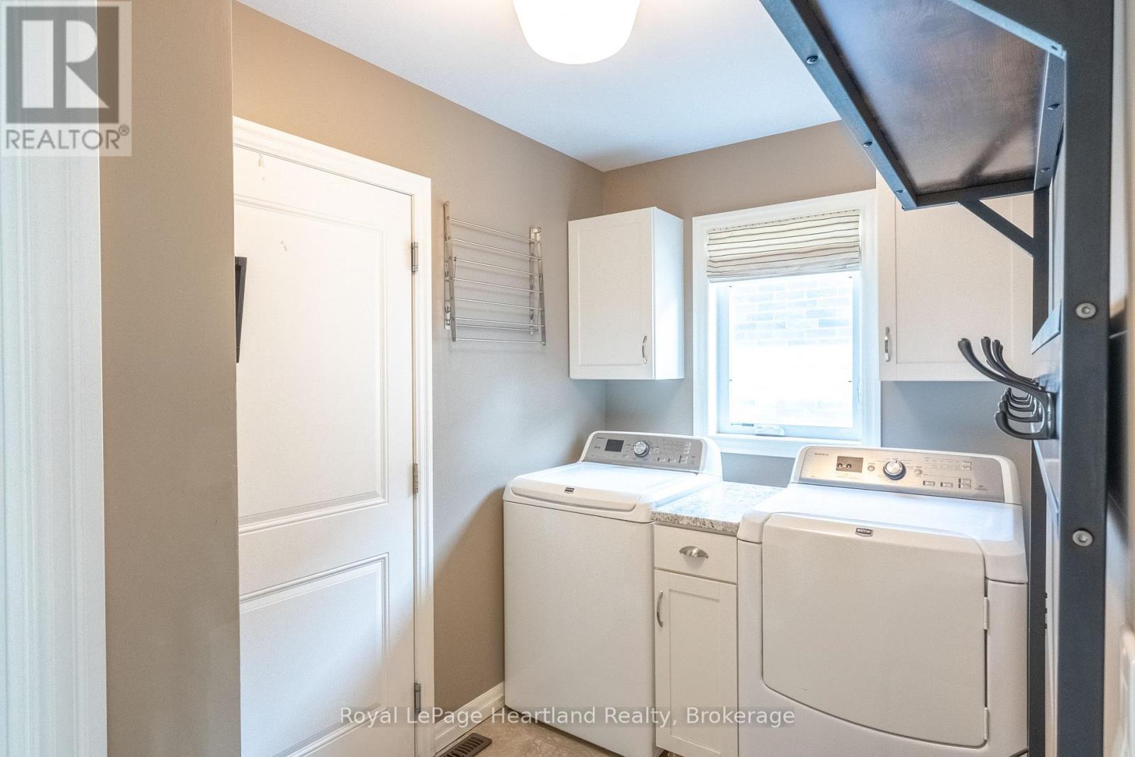 231 Campanale Way, Lucan Biddulph (Lucan), Ontario  N0M 2J0 - Photo 14 - X13092476