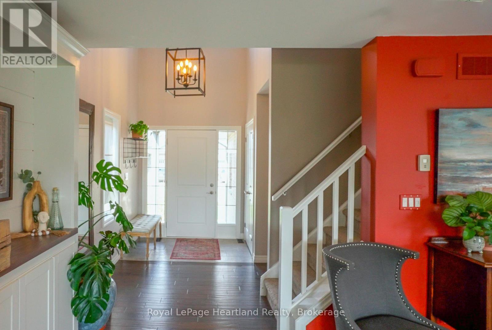 231 Campanale Way, Lucan Biddulph (Lucan), Ontario  N0M 2J0 - Photo 3 - X13092476