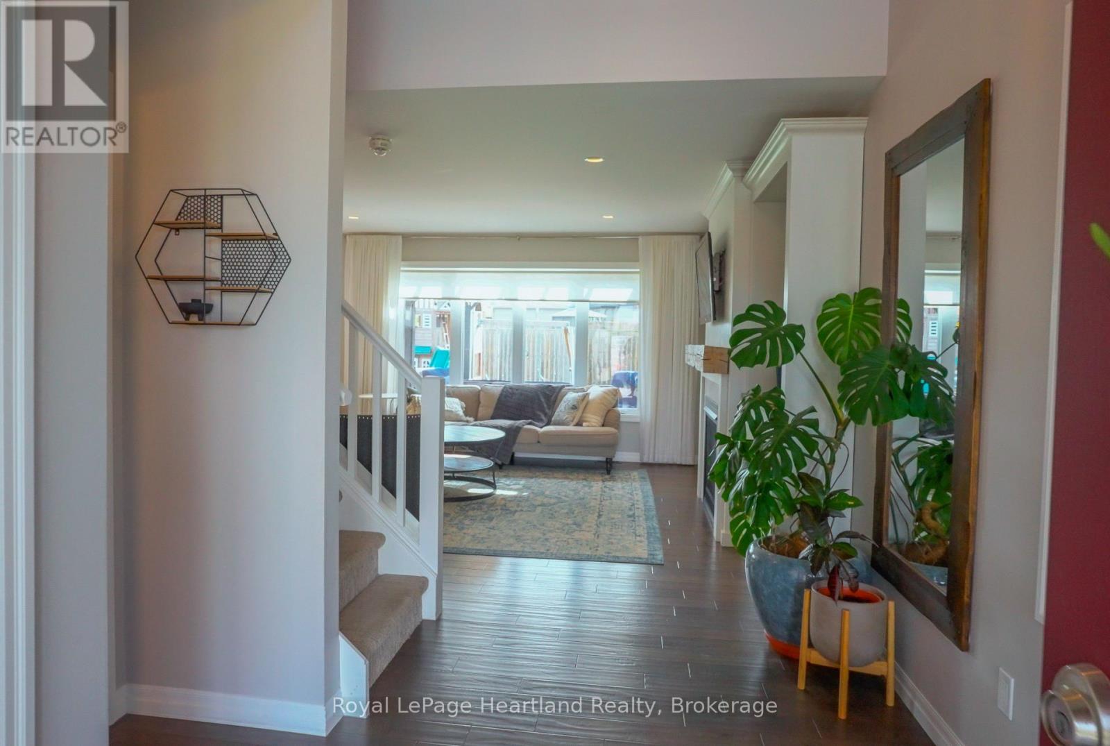 231 Campanale Way, Lucan Biddulph (Lucan), Ontario  N0M 2J0 - Photo 4 - X13092476