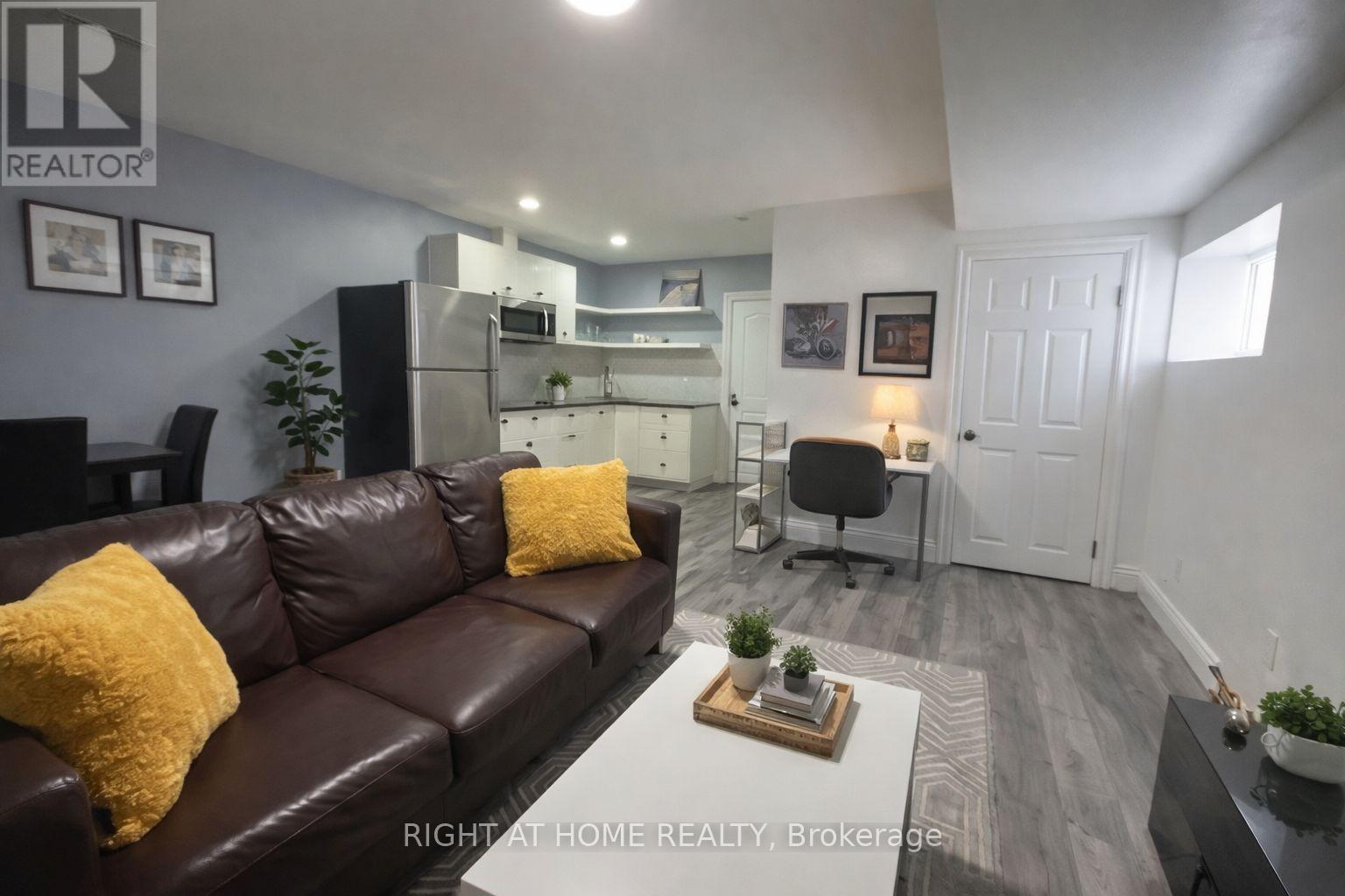 214 Clanton Park Road, Toronto, Ontario  M3H 2G1 - Photo 3 - C12967924