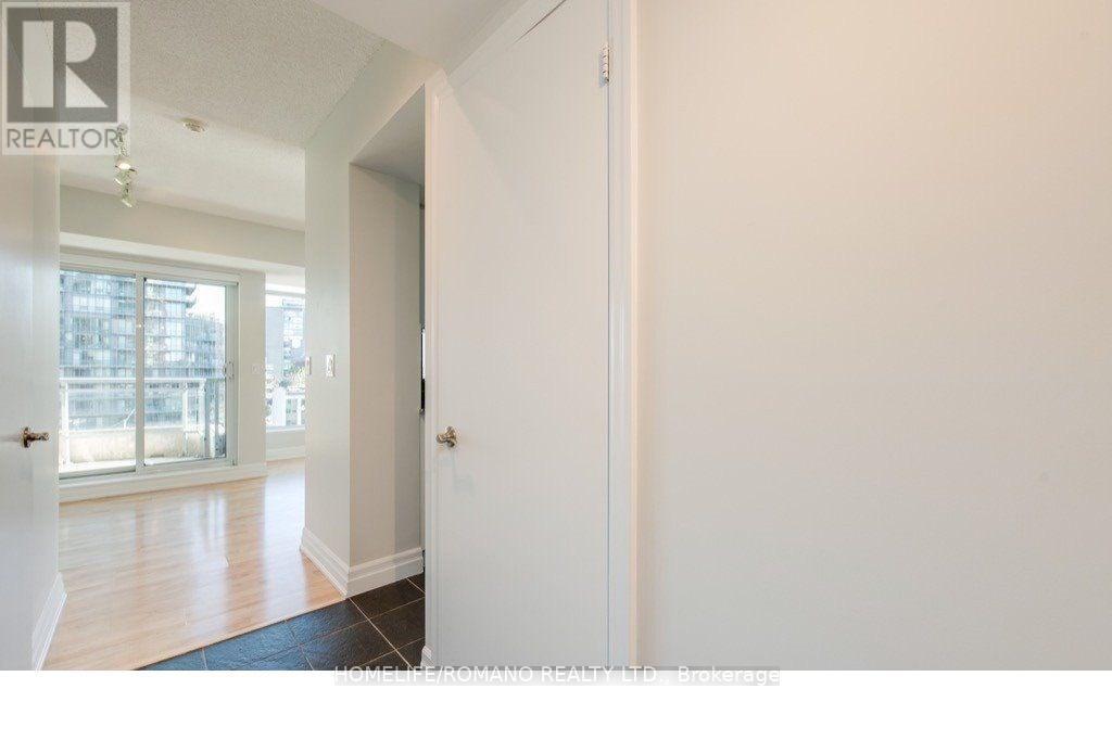 504 - 8 Scollard Street, Toronto, Ontario  M5R 1M2 - Photo 2 - C13085586