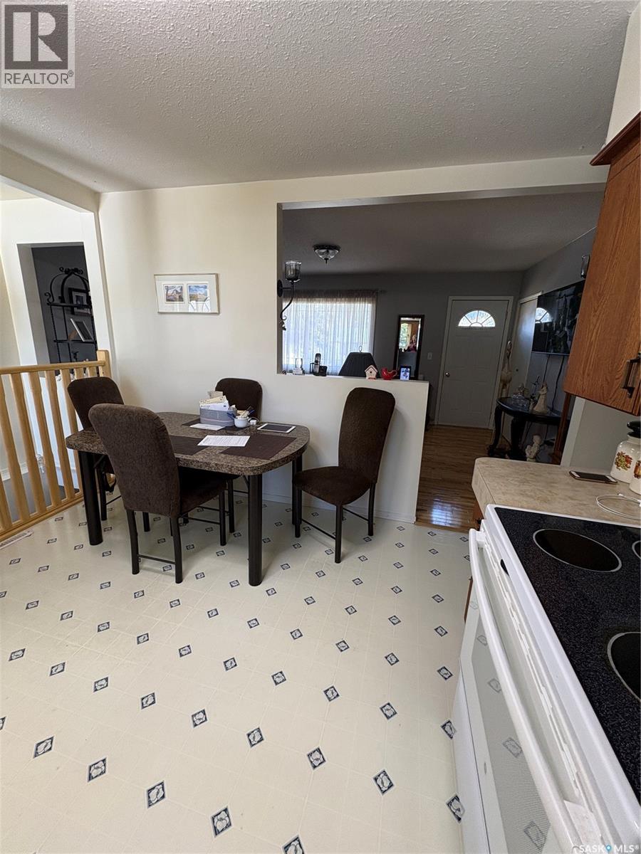 607 Hall Street, Kelvington, Saskatchewan  S0A 1W0 - Photo 15 - SK035133