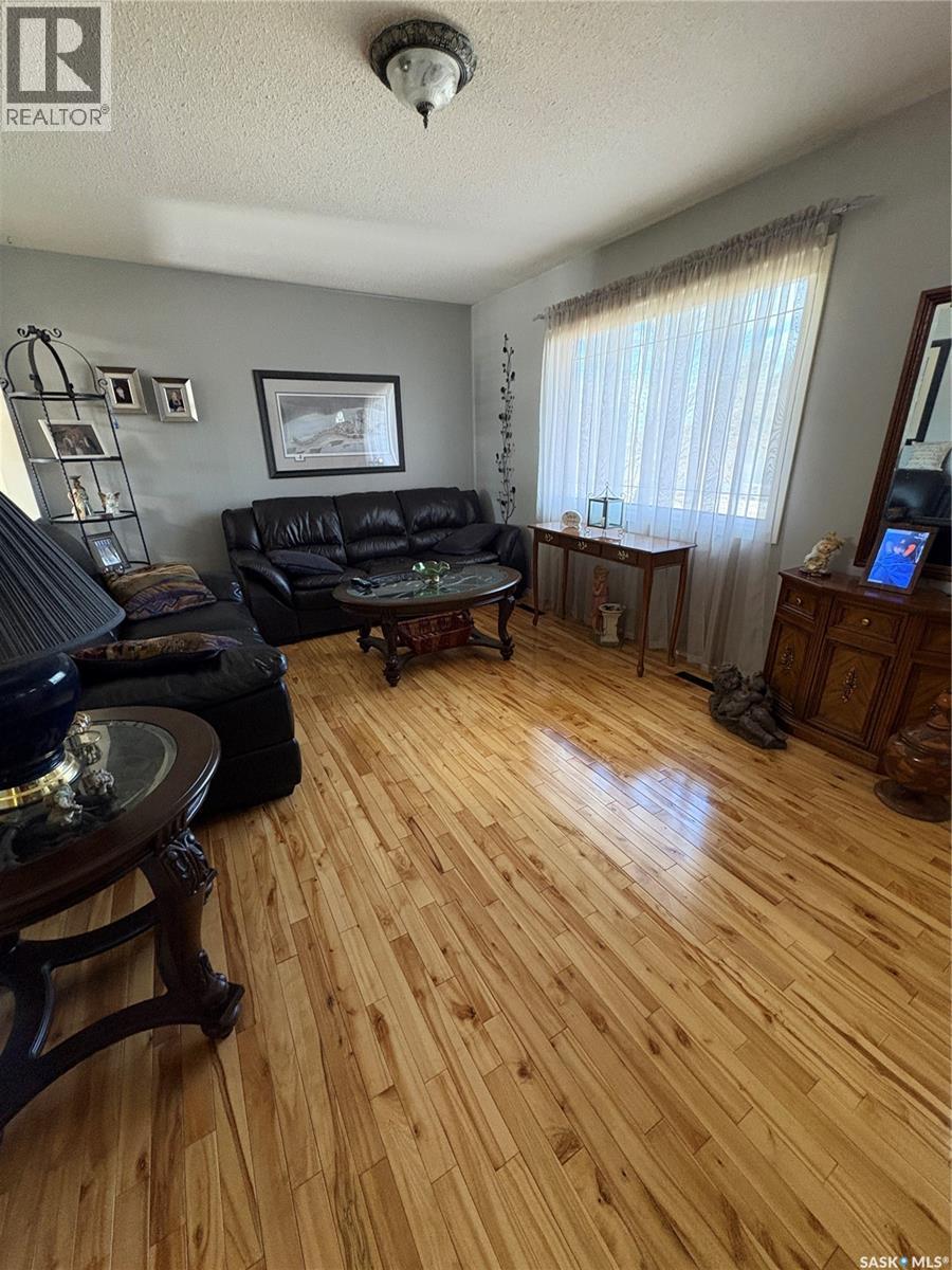 607 Hall Street, Kelvington, Saskatchewan  S0A 1W0 - Photo 16 - SK035133