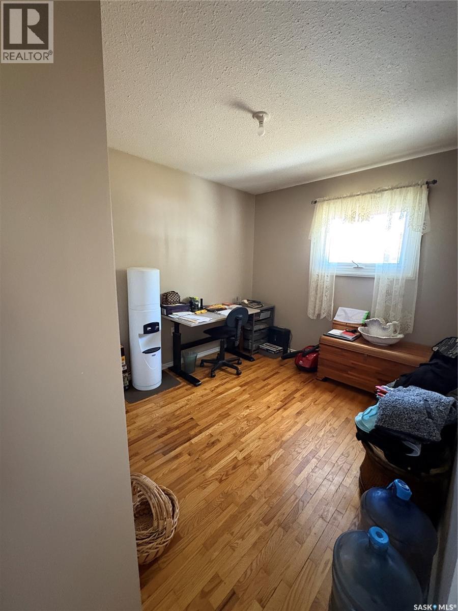 607 Hall Street, Kelvington, Saskatchewan  S0A 1W0 - Photo 20 - SK035133