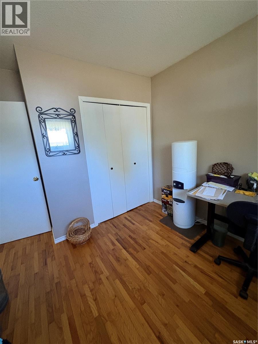 607 Hall Street, Kelvington, Saskatchewan  S0A 1W0 - Photo 21 - SK035133