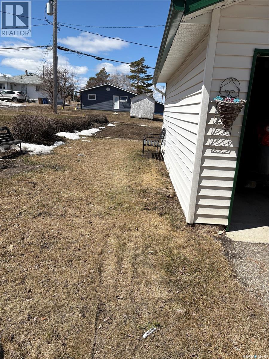 607 Hall Street, Kelvington, Saskatchewan  S0A 1W0 - Photo 30 - SK035133