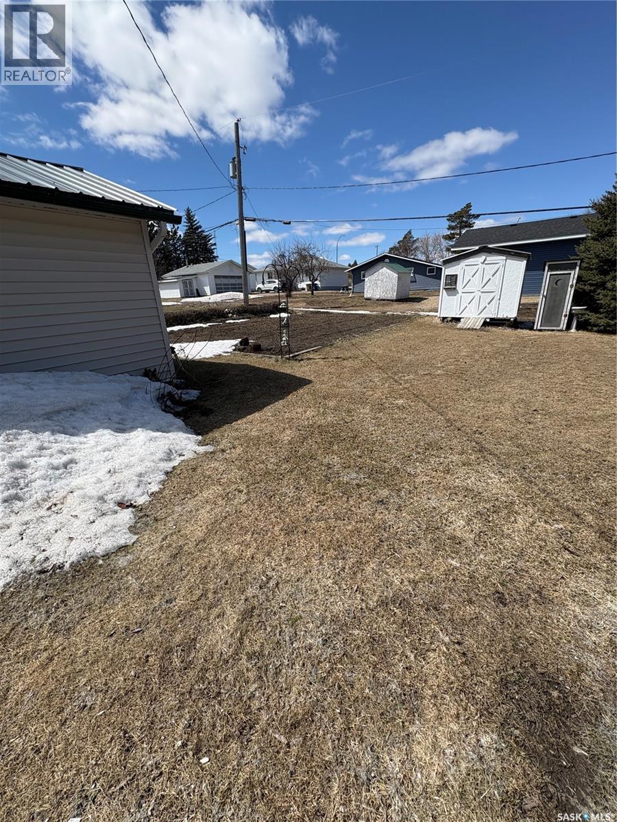 607 Hall Street, Kelvington, Saskatchewan  S0A 1W0 - Photo 7 - SK035133