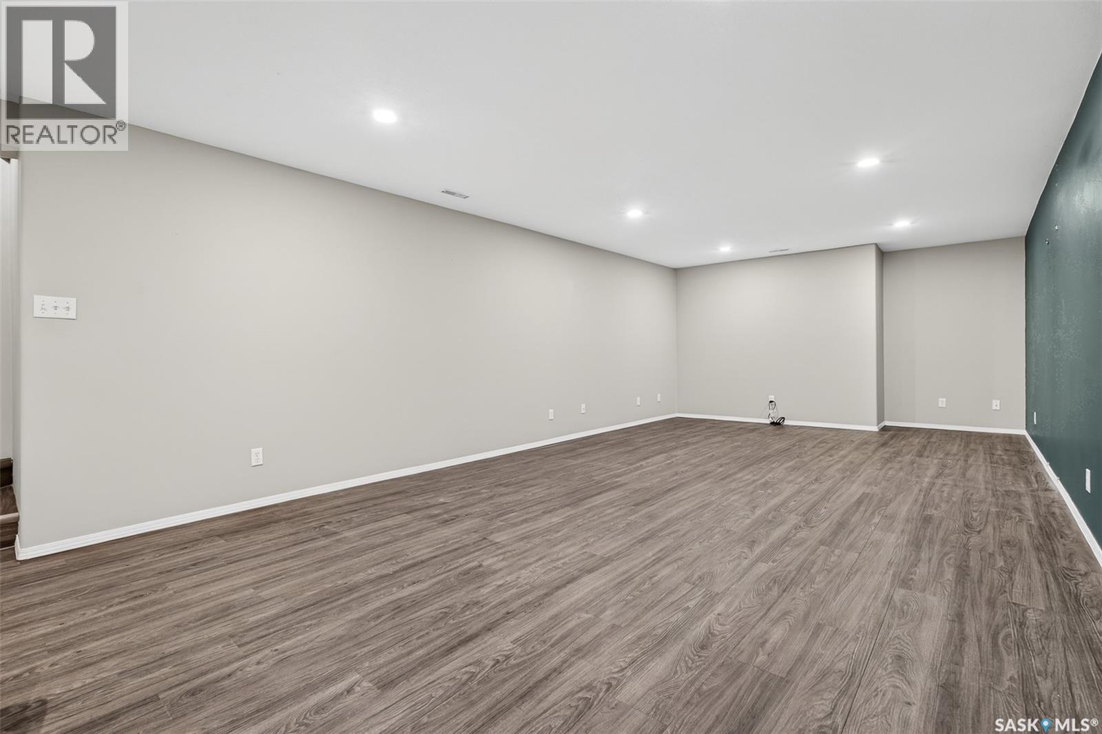 16 Flax Road, Moose Jaw, Saskatchewan  S6J 1G3 - Photo 31 - SK034863