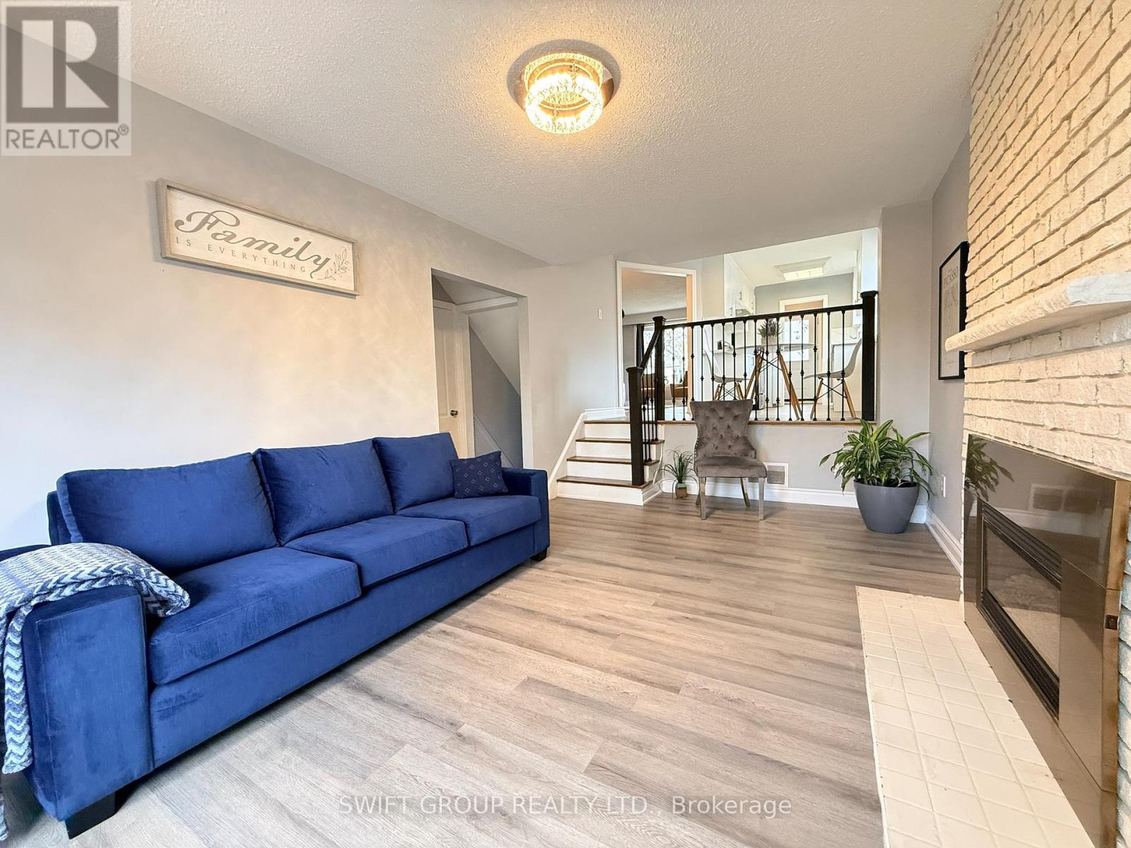 2218 Buttonbush Crescent, Mississauga, Ontario  L5L 1C5 - Photo 7 - W13075400
