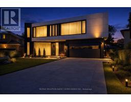 8 CADMUS ROAD, Toronto, Ontario