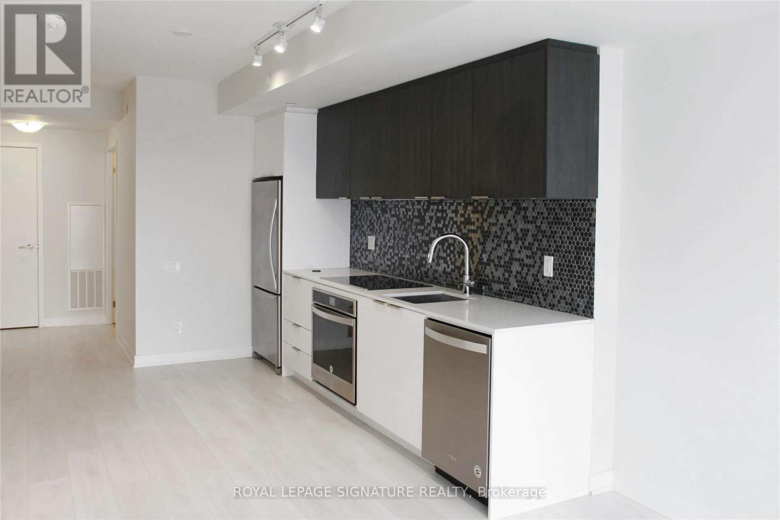 1601 - 2 Sonic Way, Toronto, Ontario  M3C 0P2 - Photo 6 - C13092392