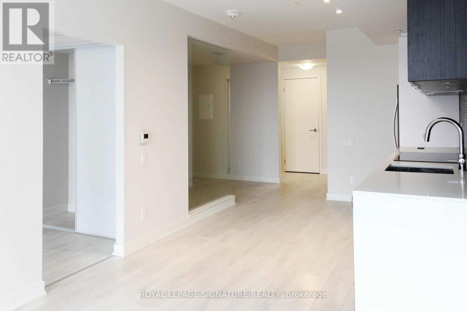1601 - 2 Sonic Way, Toronto, Ontario  M3C 0P2 - Photo 8 - C13092392