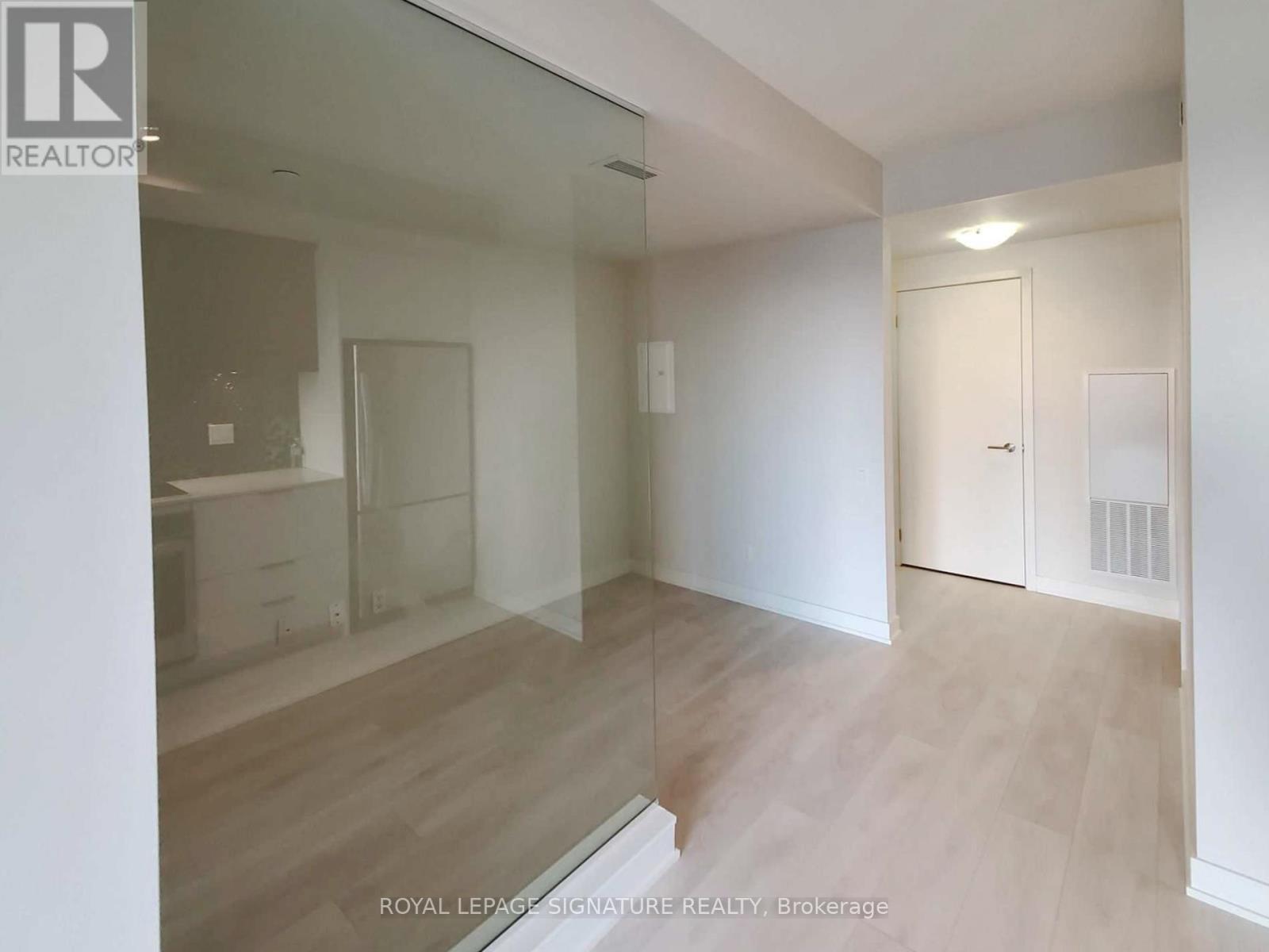 1601 - 2 Sonic Way, Toronto, Ontario  M3C 0P2 - Photo 9 - C13092392