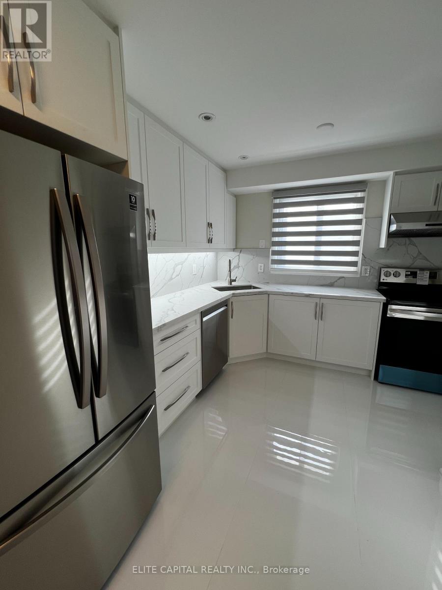 56 Spire Hill Way, Toronto, Ontario  M2H 3A4 - Photo 3 - C13092414