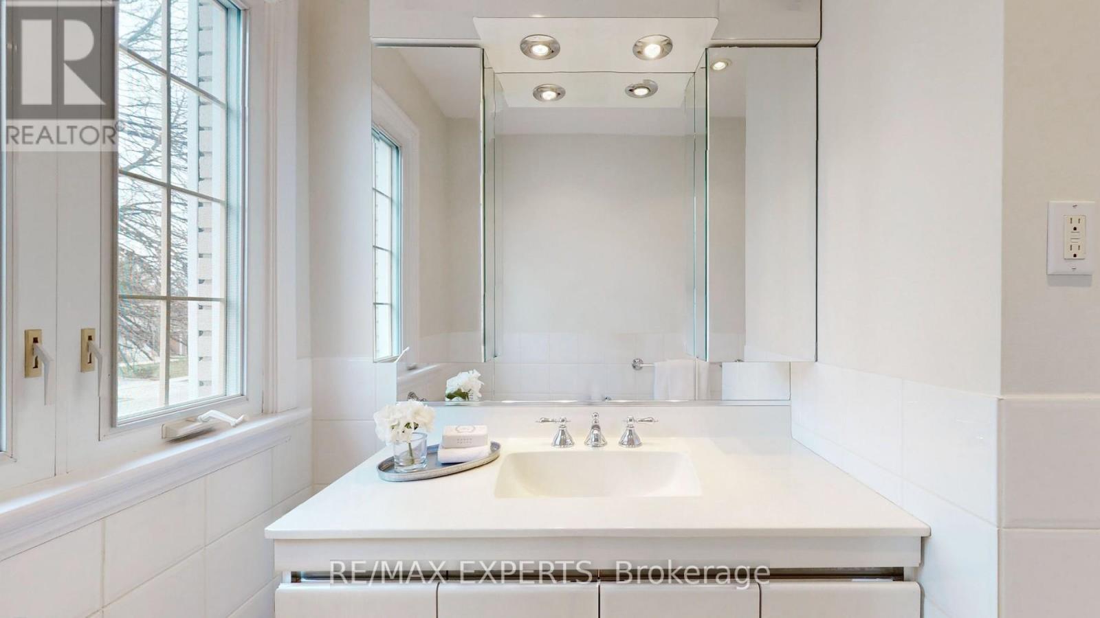 187 Cassandra Boulevard, Toronto, Ontario  M3A 1T4 - Photo 22 - C13092542