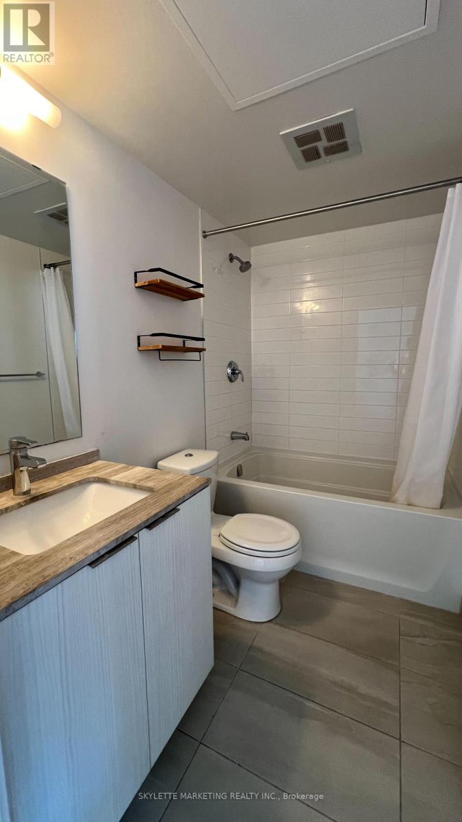 3201 - 11 Wellesley Street W, Toronto, Ontario  M4Y 0G4 - Photo 17 - C13092608