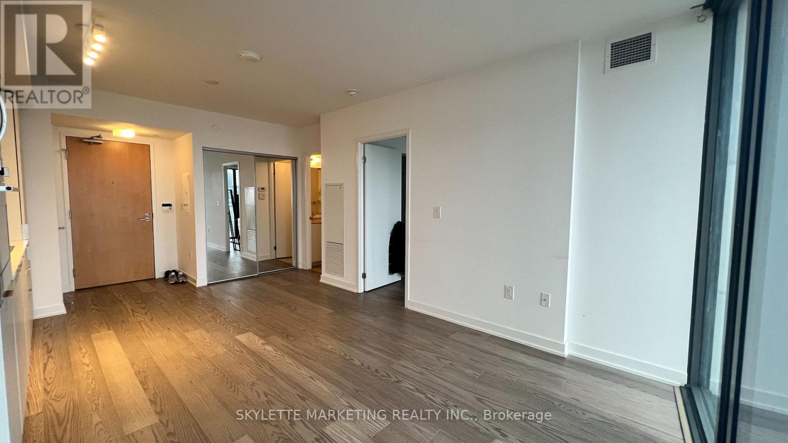 3201 - 11 Wellesley Street W, Toronto, Ontario  M4Y 0G4 - Photo 4 - C13092608