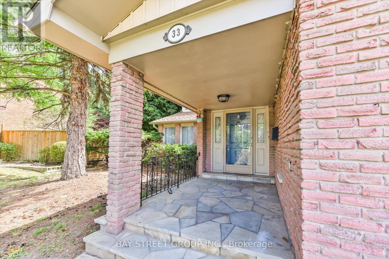 33 Kilchurn Castle Drive, Toronto, Ontario  M1T 2W3 - Photo 3 - E13092308