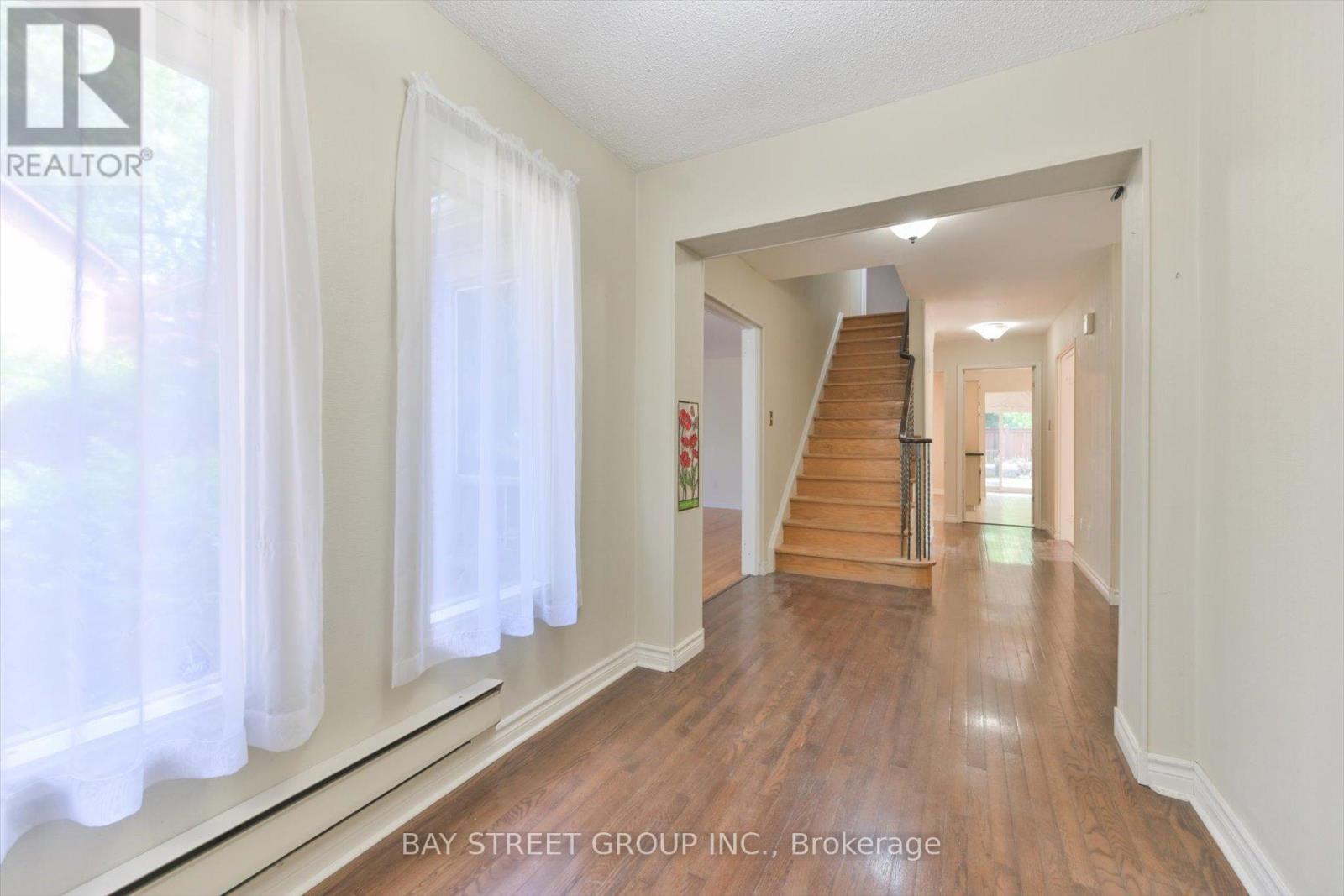 33 Kilchurn Castle Drive, Toronto, Ontario  M1T 2W3 - Photo 5 - E13092308