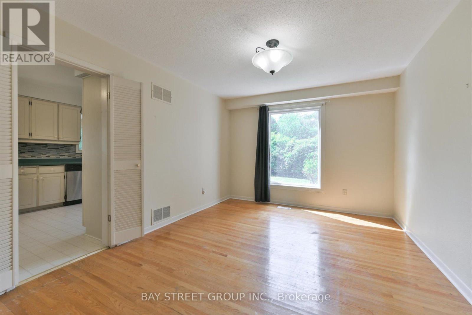 33 Kilchurn Castle Drive, Toronto, Ontario  M1T 2W3 - Photo 9 - E13092308