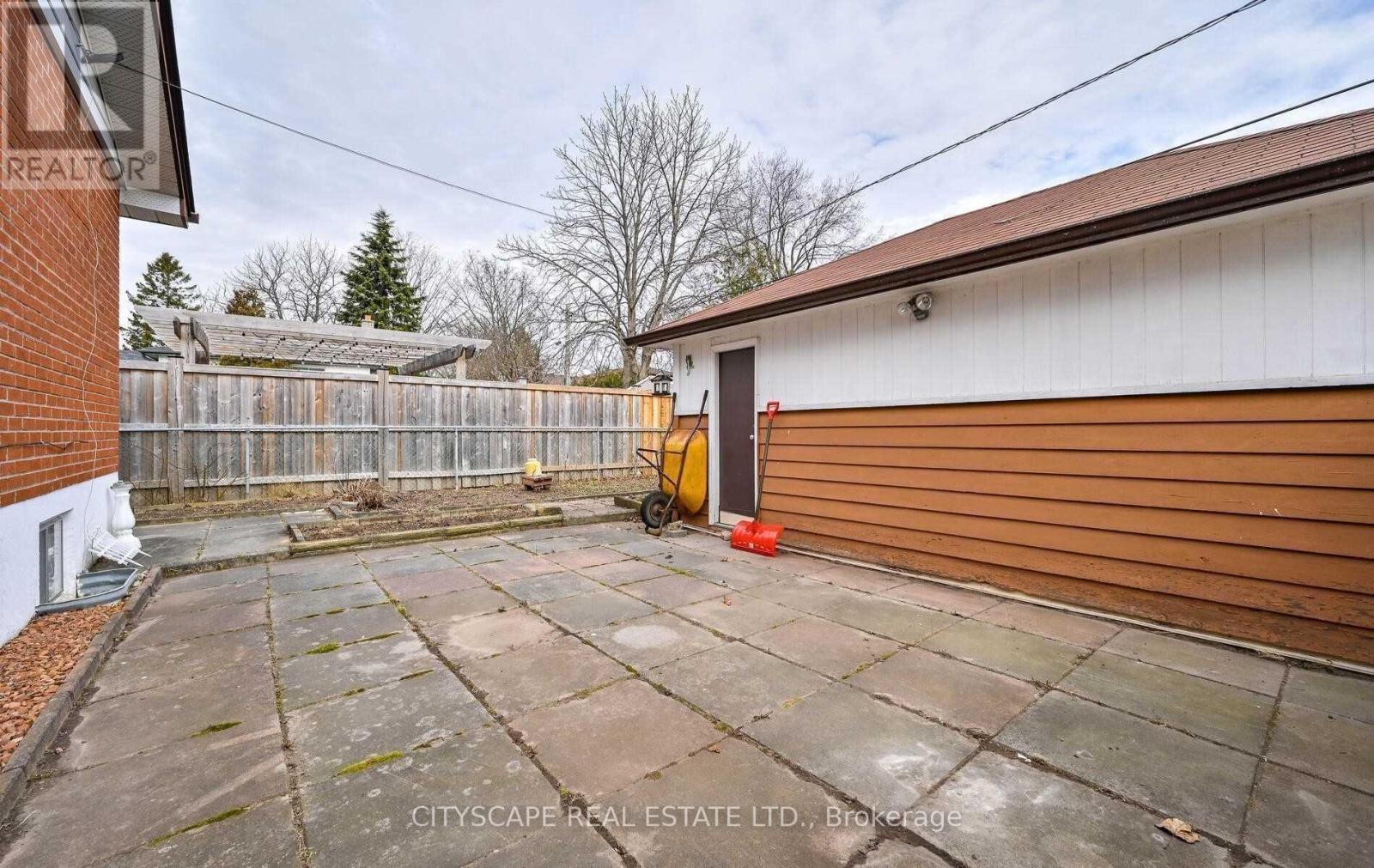 110 Clements Road E, Ajax, Ontario  L1S 1L6 - Photo 14 - E13092344
