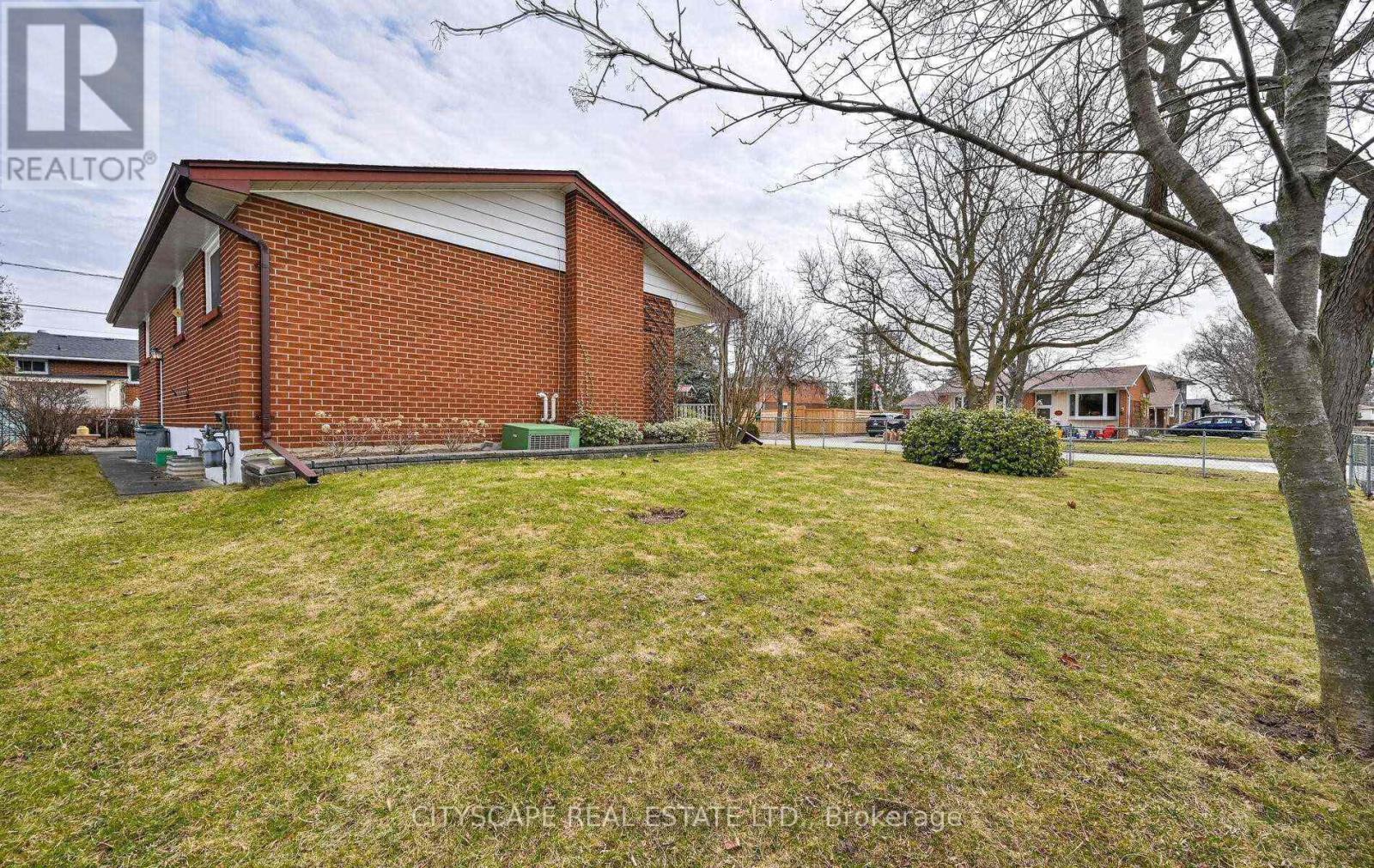 110 Clements Road E, Ajax, Ontario  L1S 1L6 - Photo 17 - E13092344