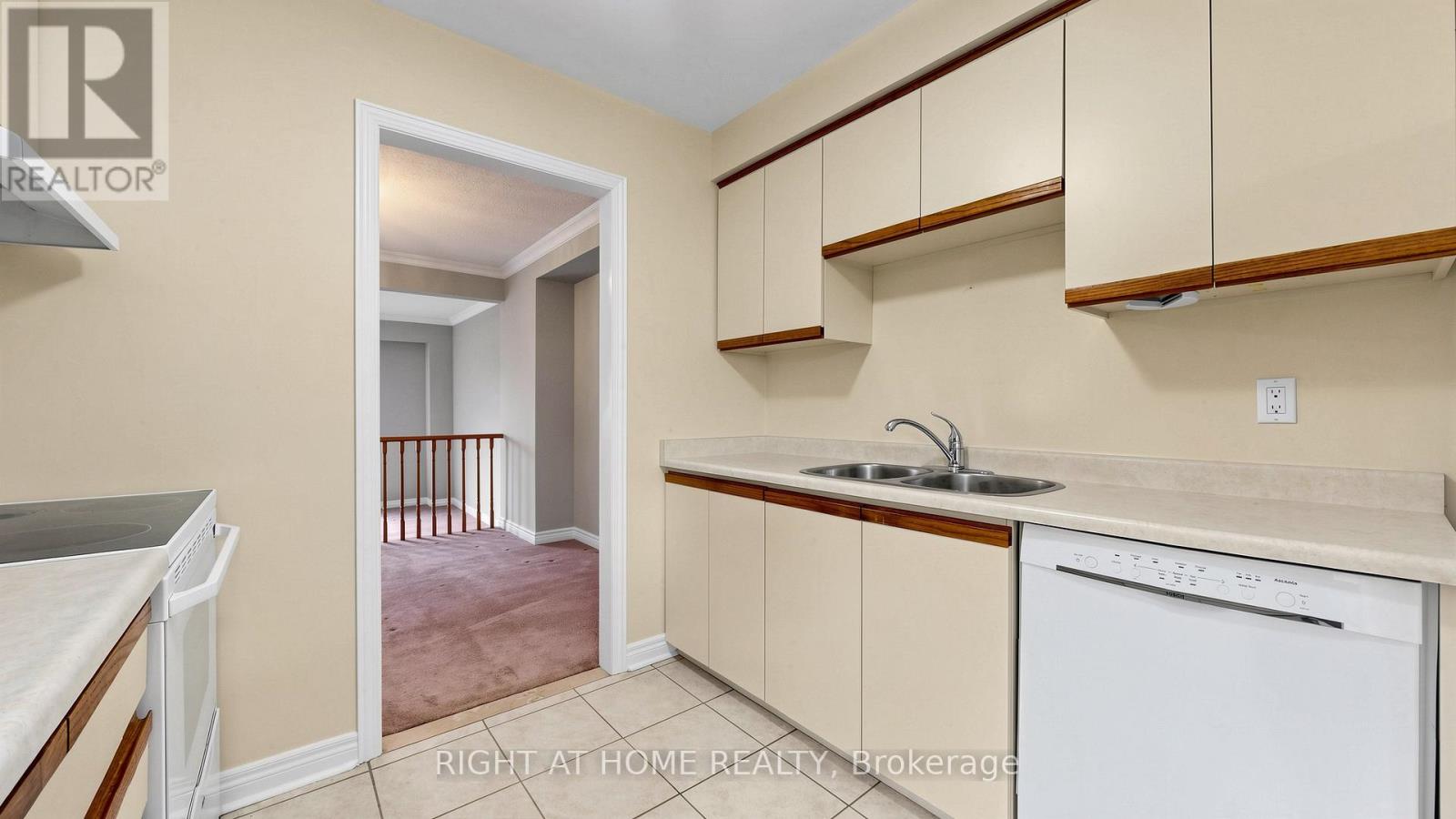 71 Blue Eagle Trail, Toronto, Ontario  M1V 1K6 - Photo 19 - E13092442