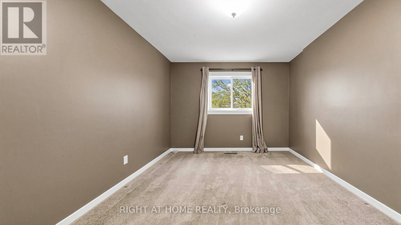 71 Blue Eagle Trail, Toronto, Ontario  M1V 1K6 - Photo 4 - E13092442