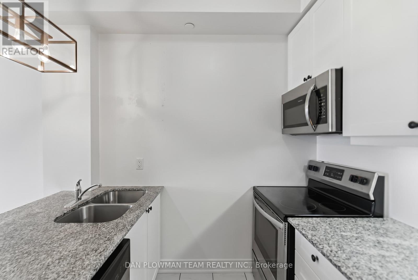 419 - 84 Aspen Springs Drive, Clarington, Ontario  L1C 0V3 - Photo 7 - E13092458