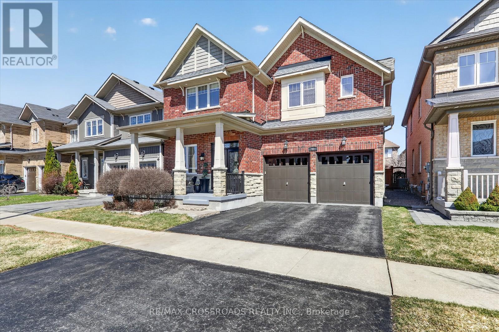 98 Britannia Avenue E, Oshawa, Ontario  L1L 0E8 - Photo 2 - E13092552