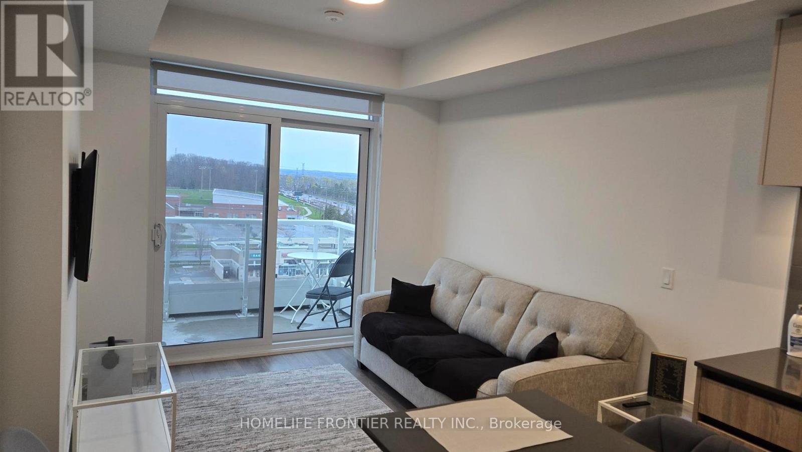813 - 8 Beverley Glen Boulevard, Vaughan, Ontario  L4J 0L5 - Photo 3 - N13092336