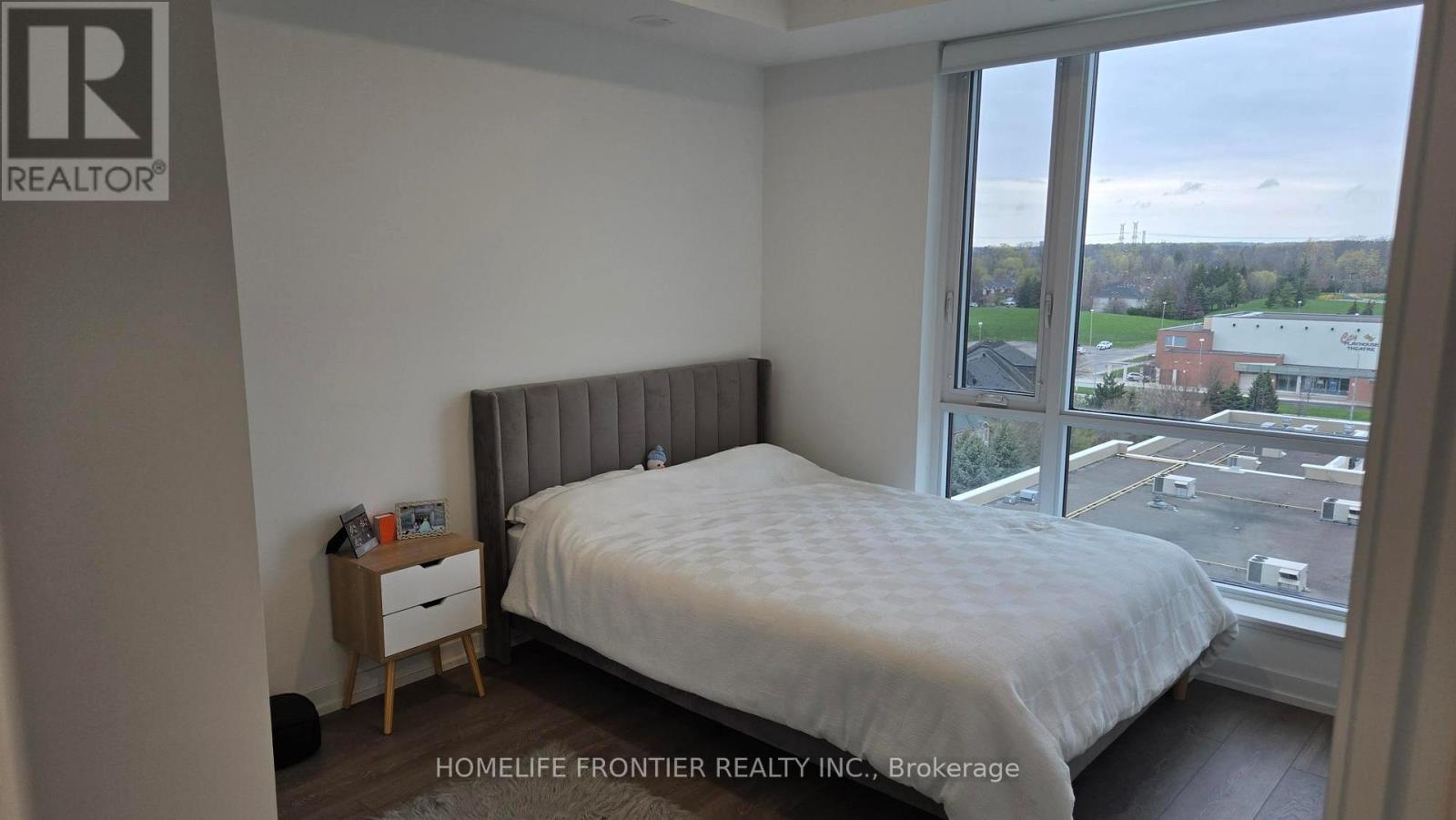 813 - 8 Beverley Glen Boulevard, Vaughan, Ontario  L4J 0L5 - Photo 4 - N13092336