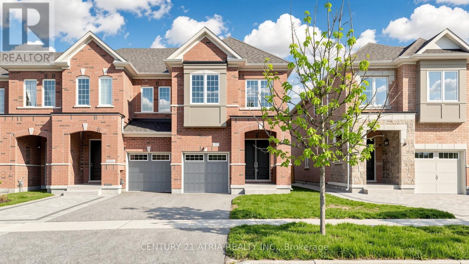 37 CAPREOL AVENUE, Aurora, Ontario