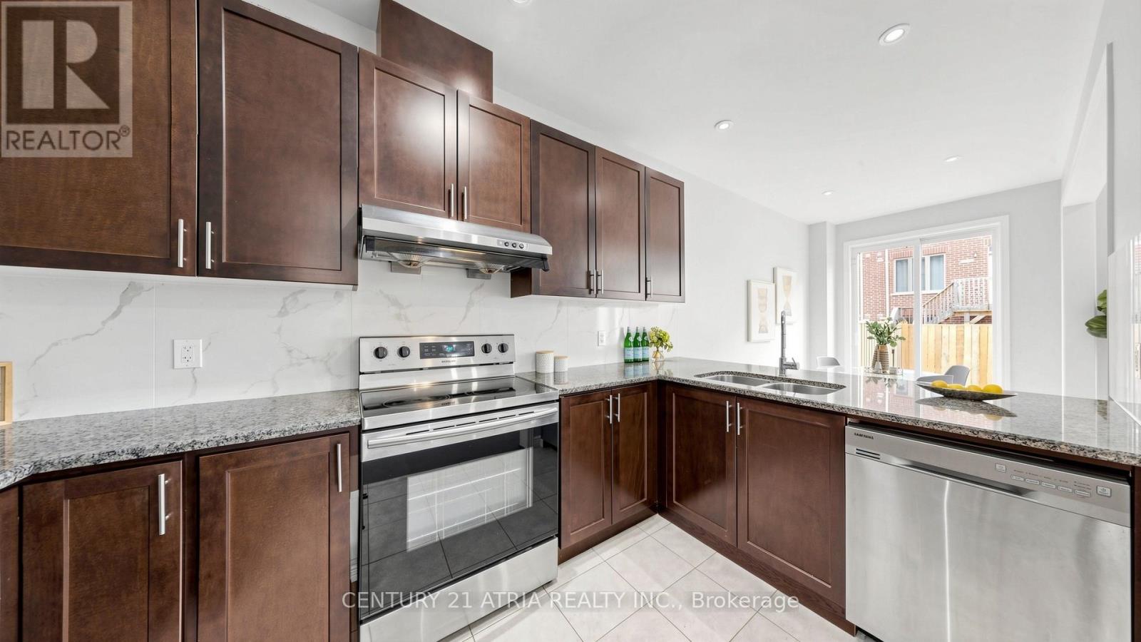 37 Capreol Avenue, Aurora, Ontario  L4G 0Z8 - Photo 11 - N13092400