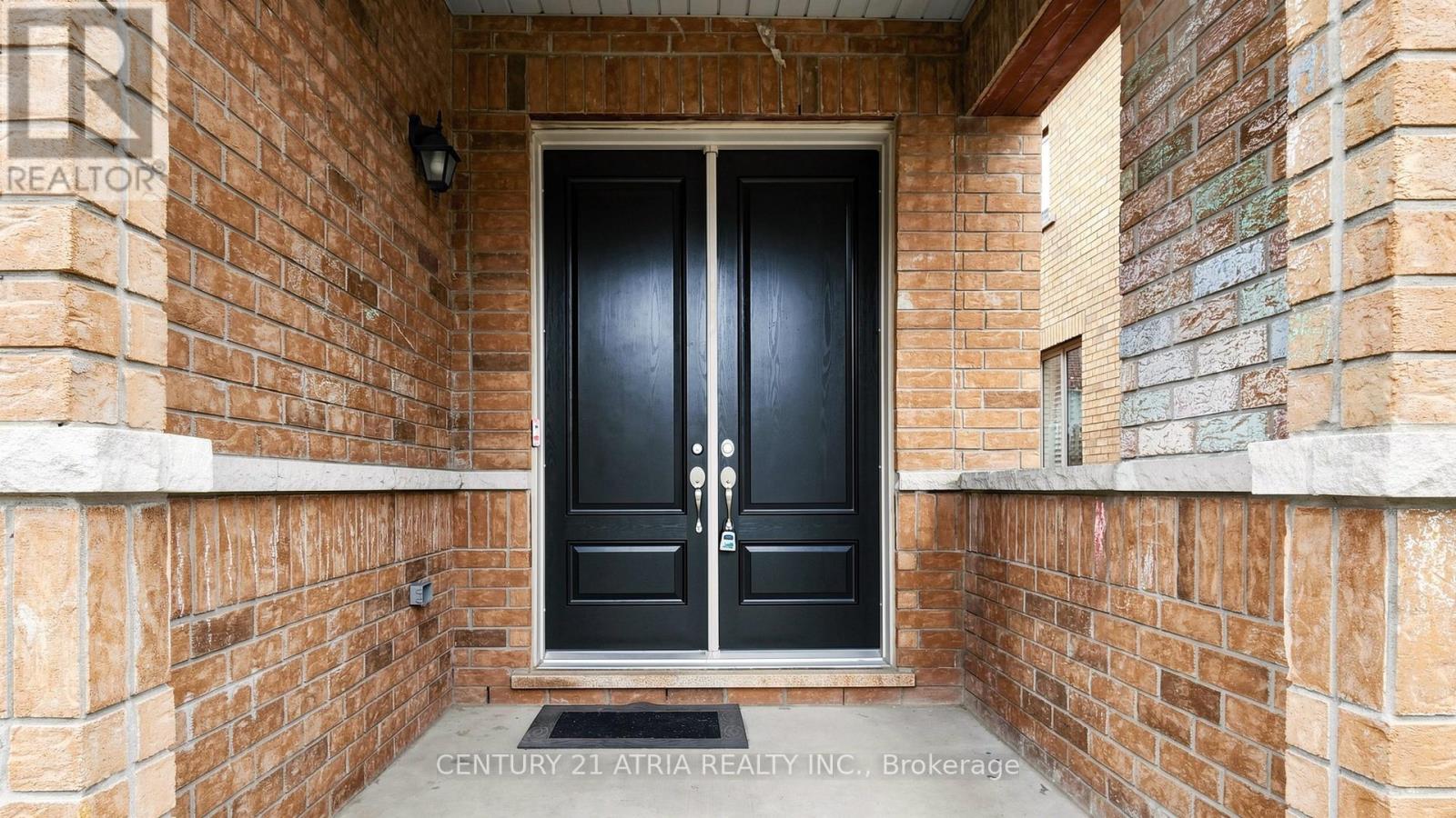37 Capreol Avenue, Aurora, Ontario  L4G 0Z8 - Photo 2 - N13092400